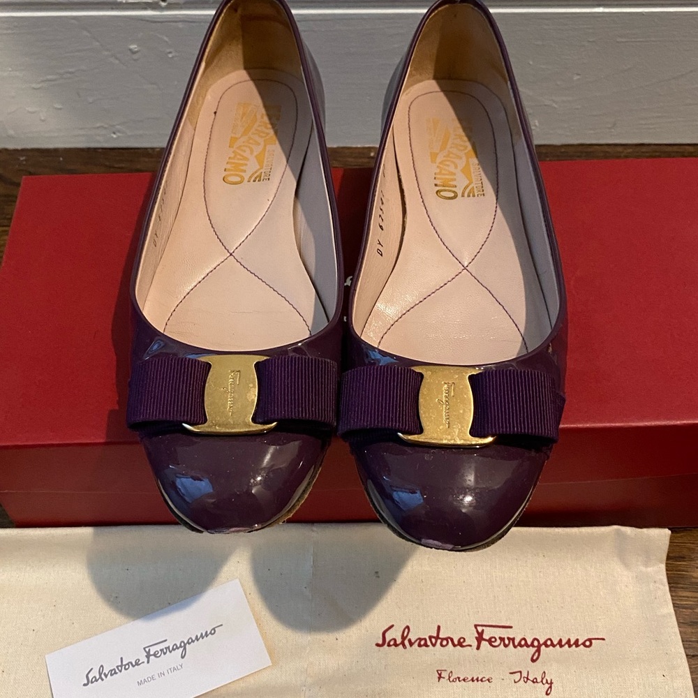 Salvatore Ferregamo patent Varina Flats 36.5 purple
